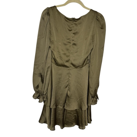 ✨ Peach Love Olive Green Satin Long Sleeve Mini Dress S NWT ✨ - Picture 3 of 5